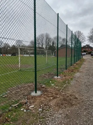 Ballfangzaun in Düsseldorf - fachgerechte Ausführung vor Ort
